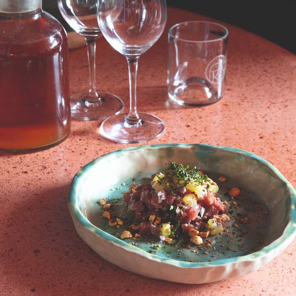 Bloom, tartare de thon rouge, kiwi jaune, menthe ciselée et échalote, noisettes torréfiées et zaatar sauvage