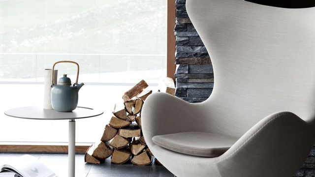 Fauteuil Egg chair, design Arne Jacobsen - Fritz Hansen, en vente chez madeindesign.com
