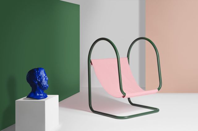 Le métal tubulaire permet des créations décalées, un design original (fauteuil Nova Obiecta, à découvrir chez Made in design).